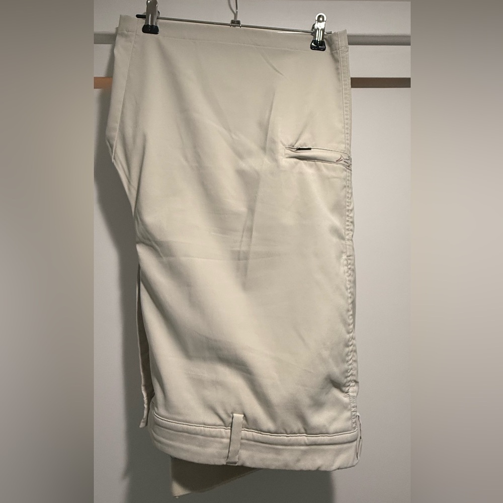 Greg Norman Collection Cream Flat Front Shorts